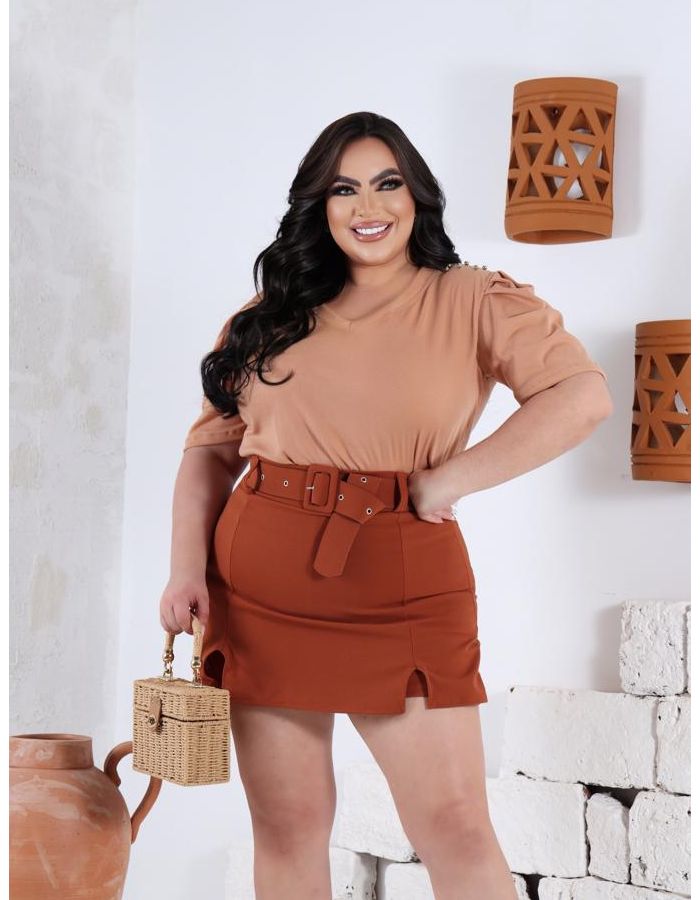 Bl. c/ elástico na barra e detalhe em pérolas prata/dourada. 