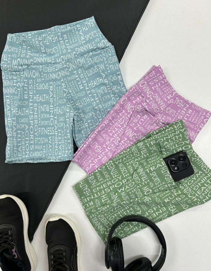 SHORT BOLSO TRIANGULO EM JAQUARD