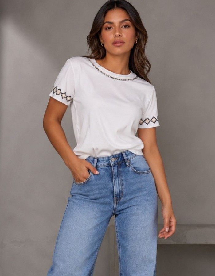 Blusa Bordado Manga e Gola