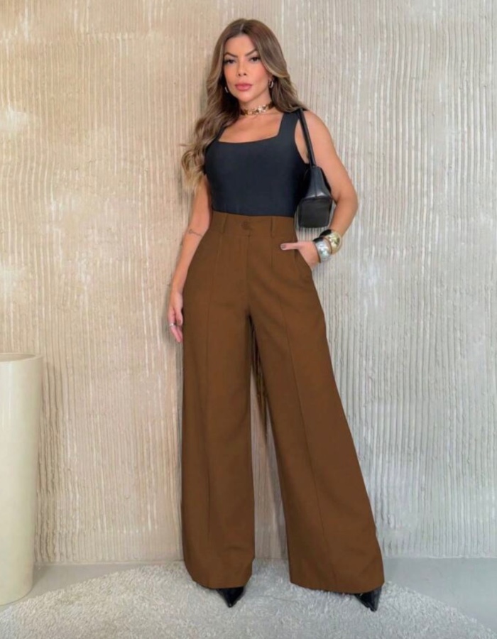 Calça pantalona com elástico na cintura 