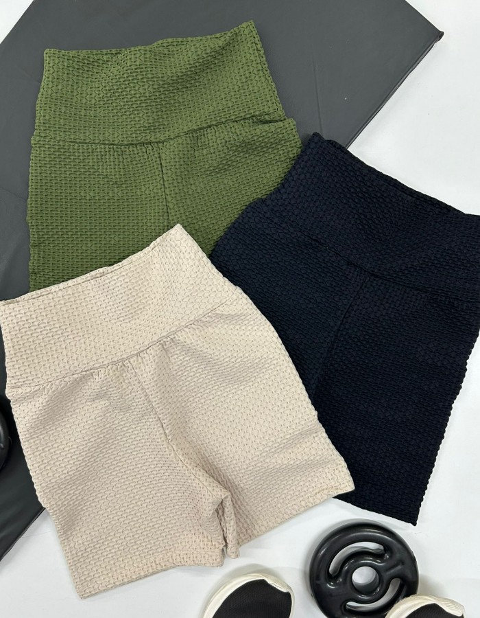 SHORT CÓS ALTO EM BROCADO