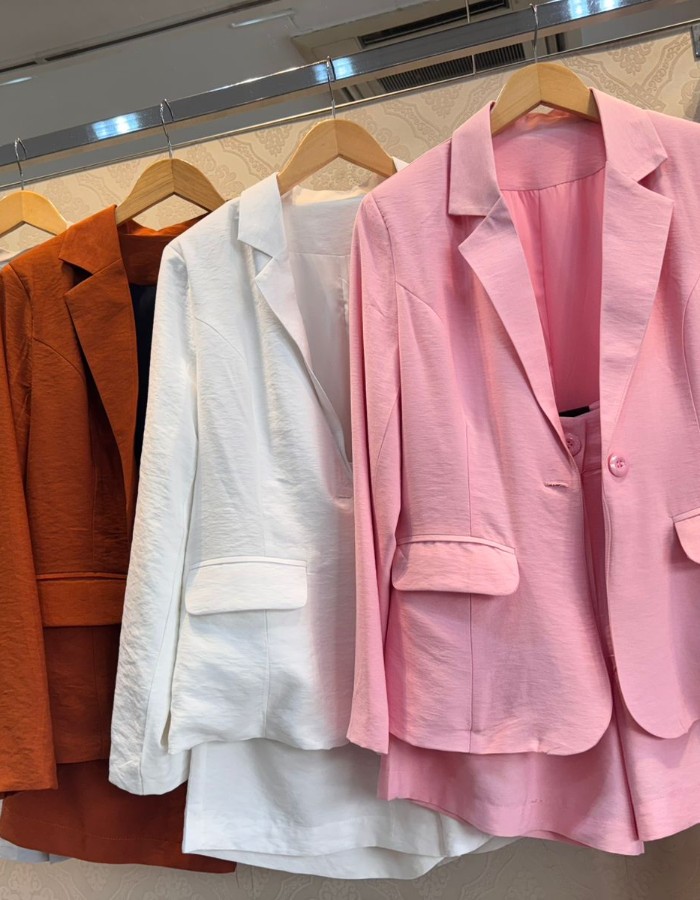 CONJUNTO COM BLAZER TECIDO MARANTE 