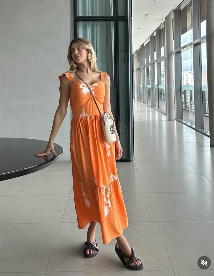 Vestido de alça com babadinho