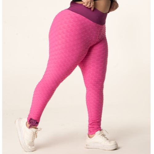 CALÇA COM AMARRAÇÃO NA PERNA PLUS SIZE TECIDO BOLHA