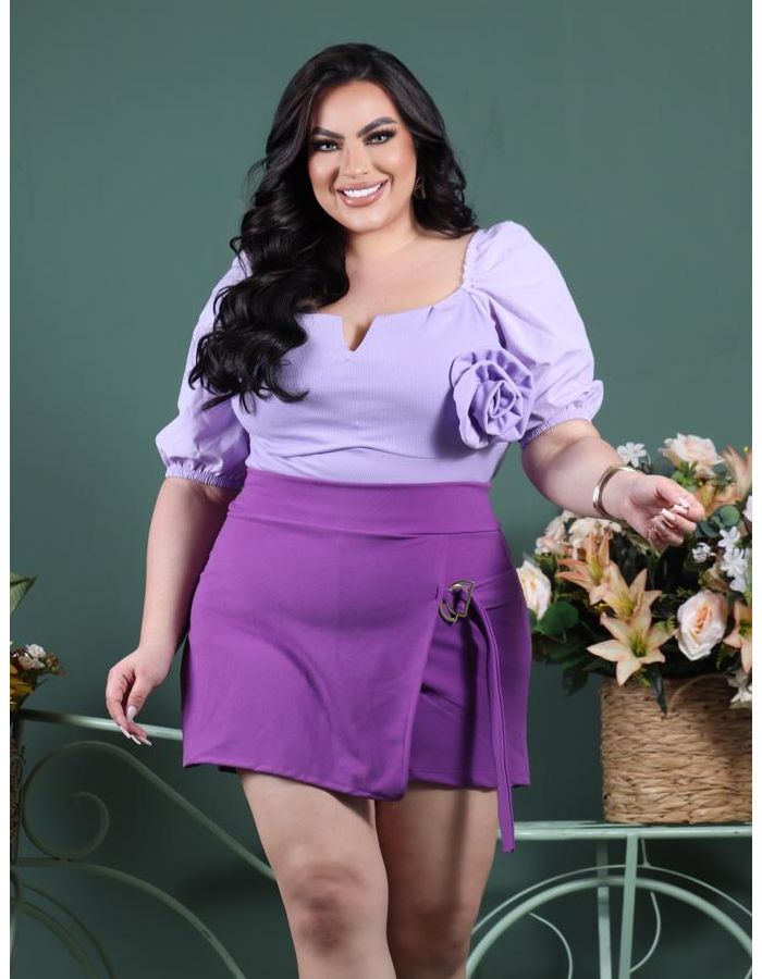 Short saia c/ detalhe ao lado 