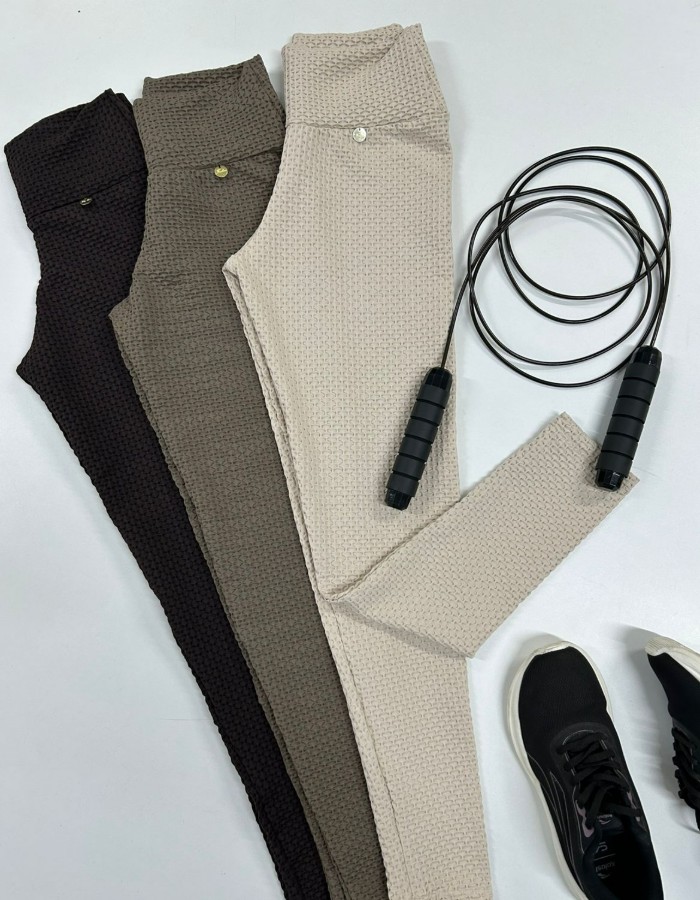 CALÇA INTEIRA EM BROCADO DE POLIAMIDA