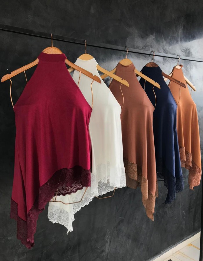 Blusa Assimétrica - Renda