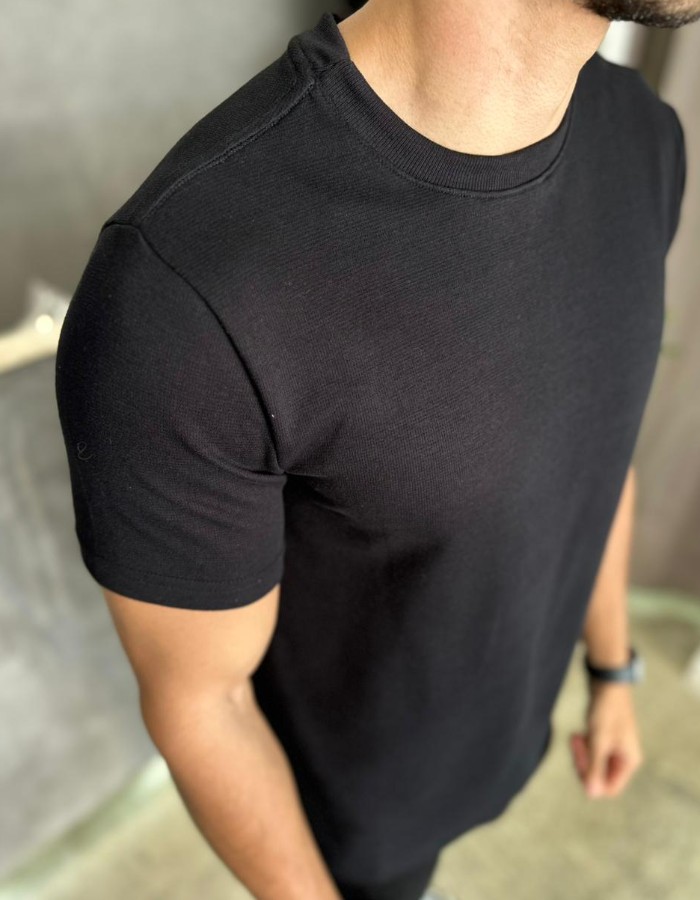 Produto t-shirt-tricot-capri-preto 2