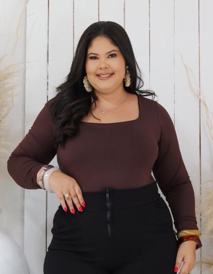 bory decote quadrado manga longa