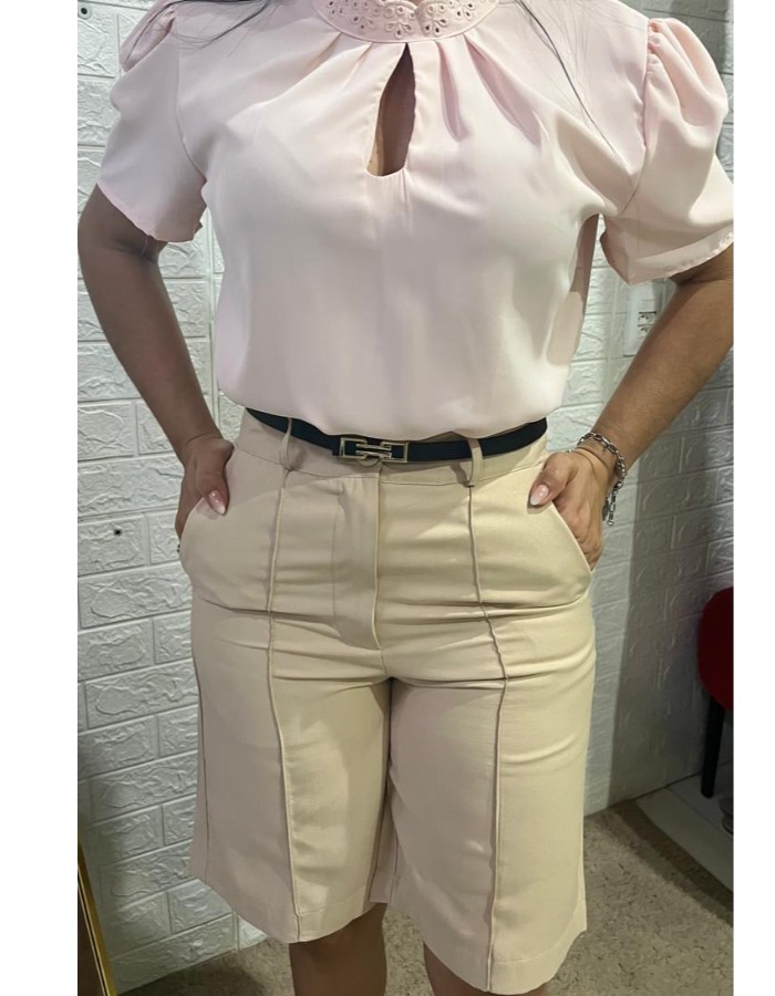 BERMUDA TECIDO MARANTE COM CINTO 