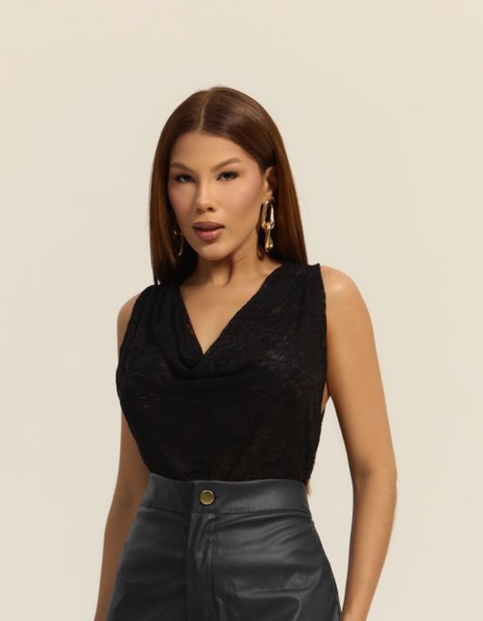 BLUSA DE RENDA