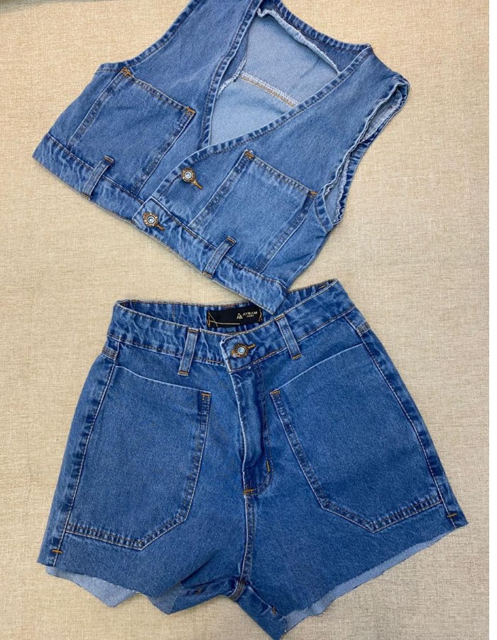 SHORT COM BOLSOS FRONTAIS