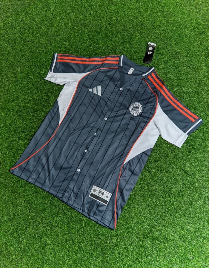 CAMISA BAYERN DE MUNIQUE US PACK 2025/26 - EDIÇÃO BASEBALL