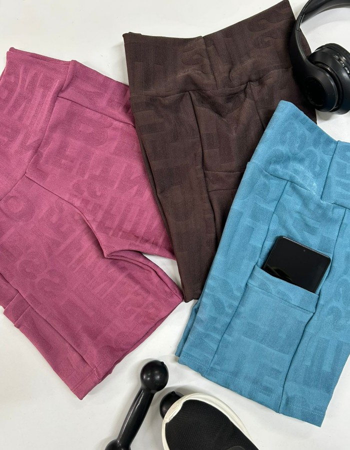 SHORT BOLSO EM JACKARD