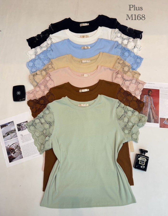 T-SHIRT PLUS SIZE C/ CROCHE NA MANGA