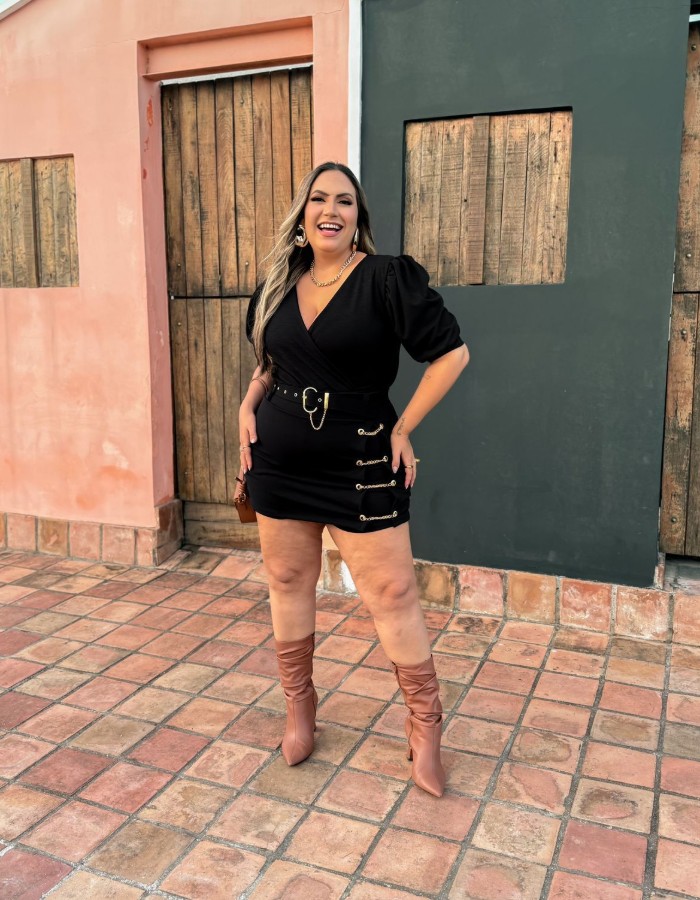 Macaquinho Vivi c/ detalhe em correntes + cinto