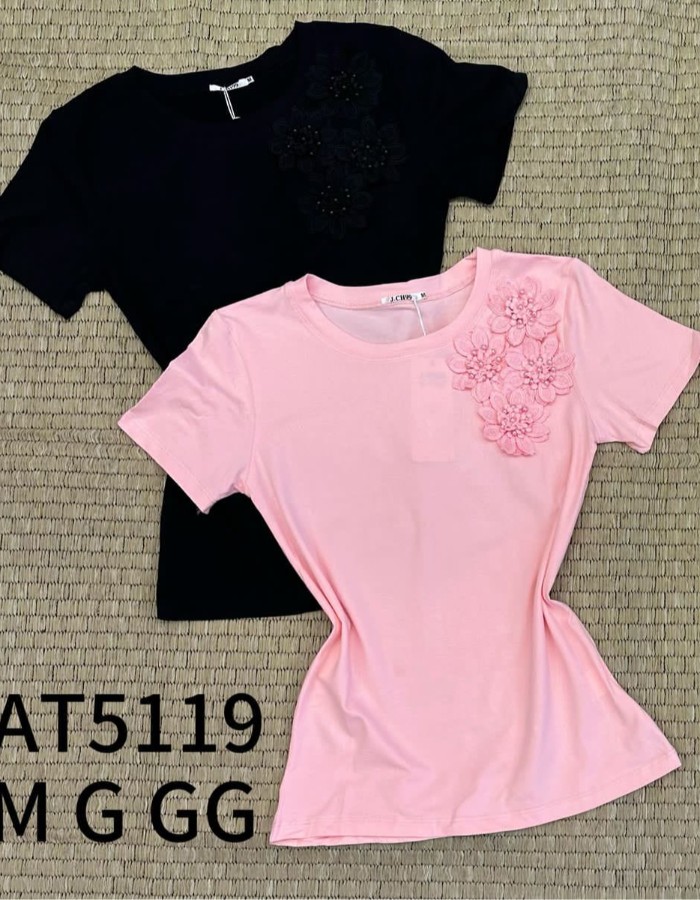 T-SHIRT TECIDO ALGODÃO COM ELASTANO COM APLIQUE FLOR