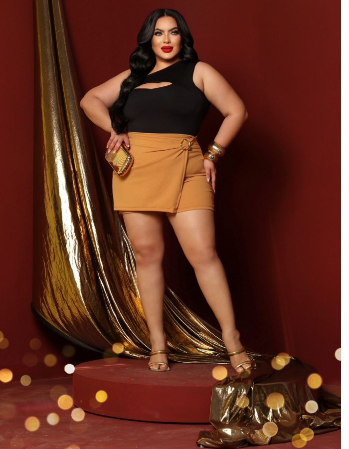 short saia com fivela