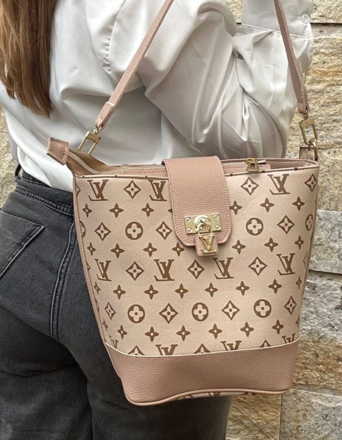  LOUIS VUITTON PREMIUM