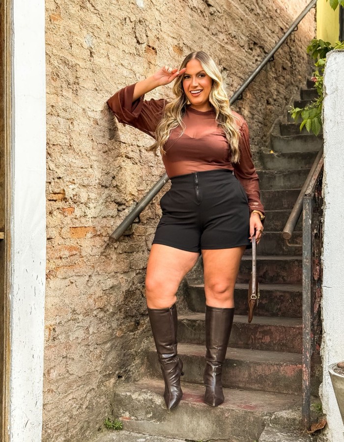 short Lara com ziper e bolsos funcionais