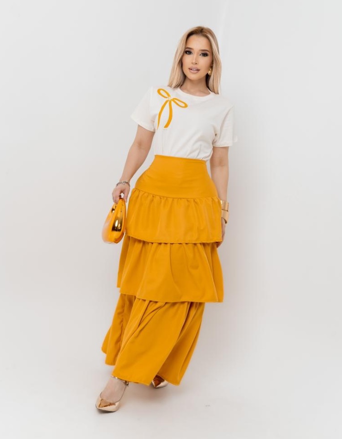 CONJUNTO TEE E SAIA BABADOS