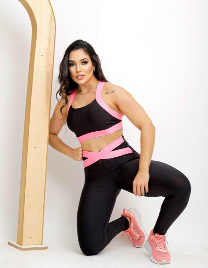 CONJUNTO CALÇA E TOP COM ELASTICO 