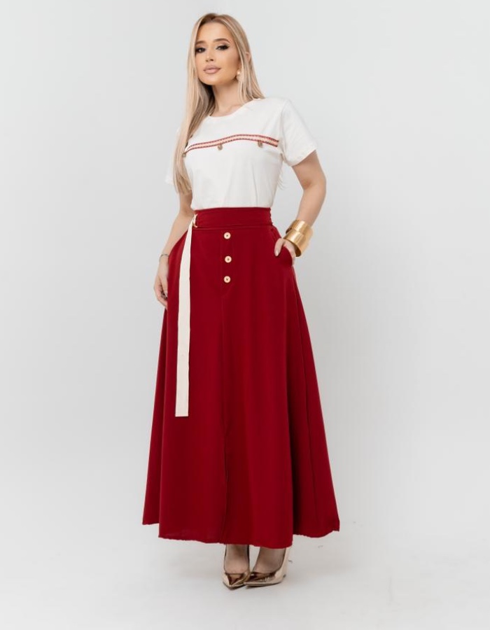 CONJUNTO TEE E SAIA LONGA COM DETALHE NO COS