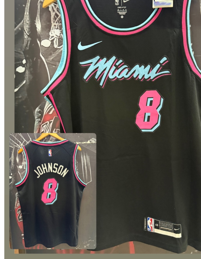 REGATA NBA MIAMI HEAT Preta com azul e rosa 