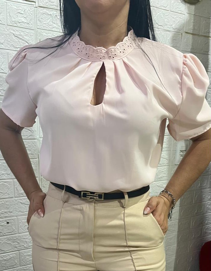 BLUSA CREPE GUIPI NA GOLA 