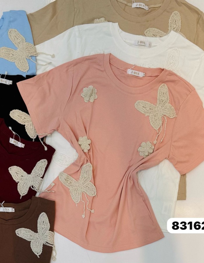 BLUSA T-SHIRT ALGODÃO COM ELASTANO DETALHE DE CROCHÊ 