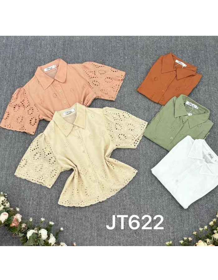 BLUSA C/ GOLA E DETALHES VAZADOS