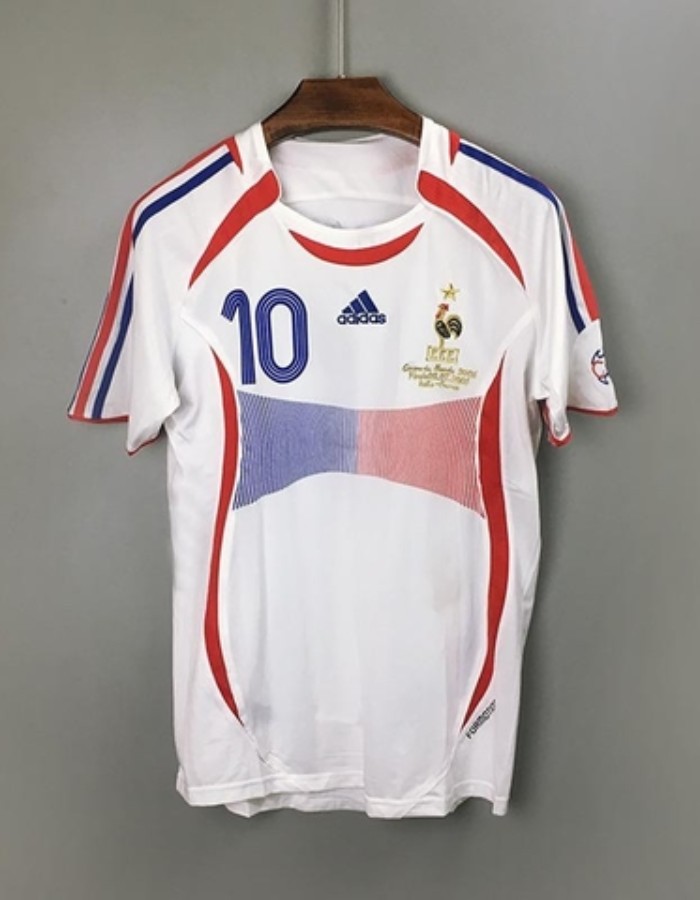 Camisa Retrô França 2 Zidane 10 Torcedor 2006