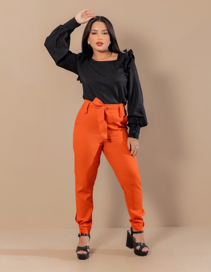 CALÇA 4 BOTÕES E LAÇO EM LINHO