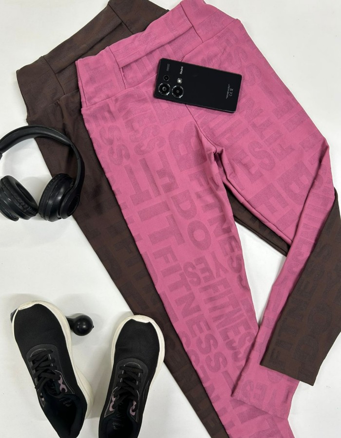 CALÇA BOLSO PLUS EM JACKARD