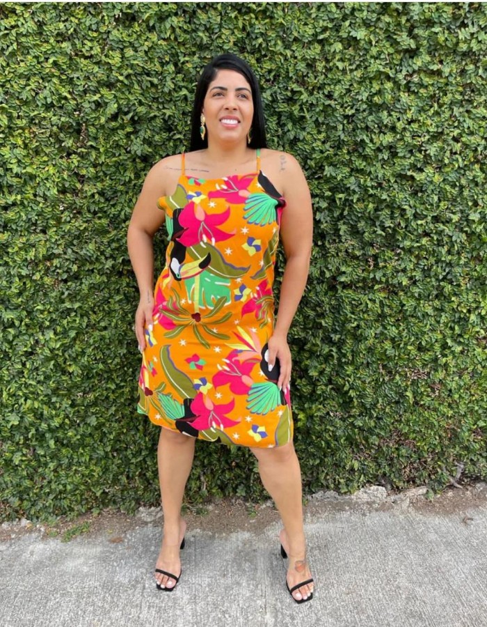vestido curto de alça plus 
