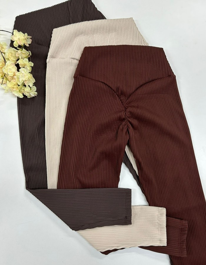 CALÇA EMPINA BUMBUM CORAÇAO EM CANELADO DE POLIAMIDA