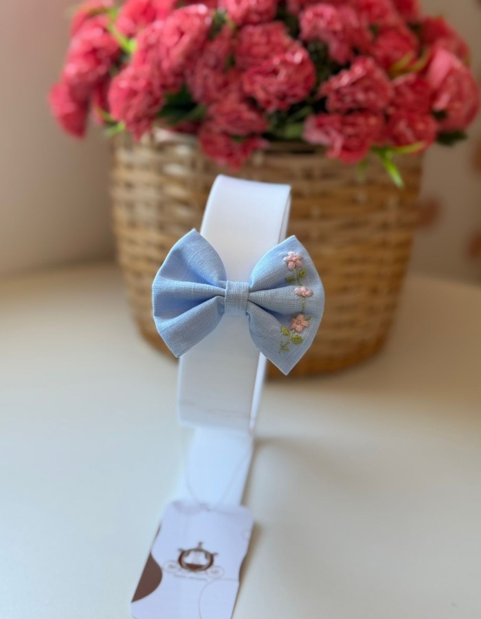 LAÇO NO BICO DE PATO BORDADO