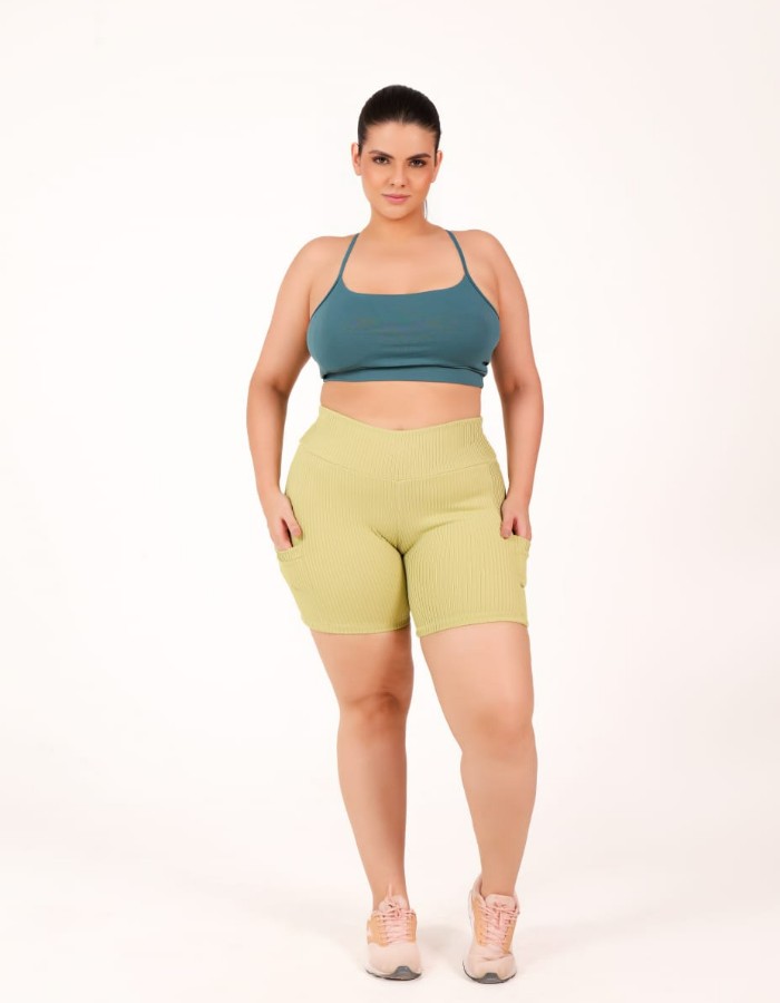 SHORT BOLSO LATERAL PLUSS CANELADO