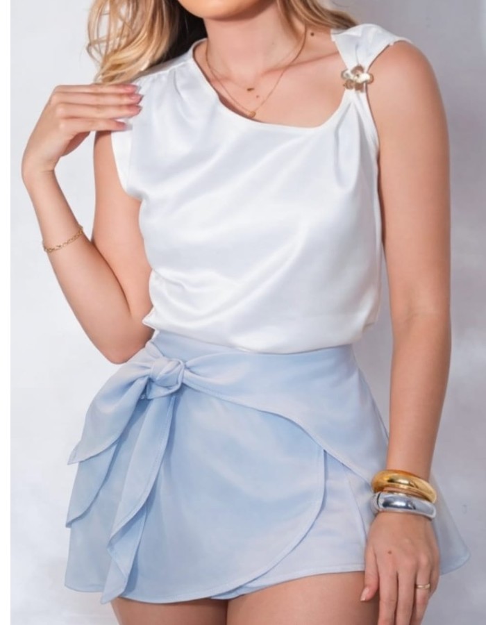 SHORT SAIA COM LAÇO NA FRENTE TECIDO ALFAIATARIA