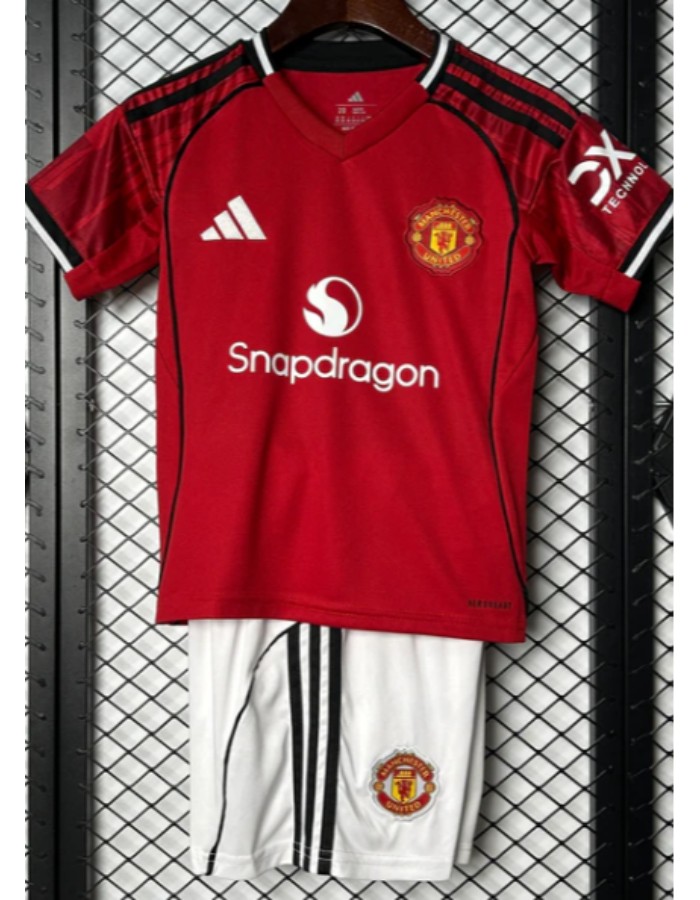 KIT INFANTIL MANCHESTER UNITED HOME 25/26