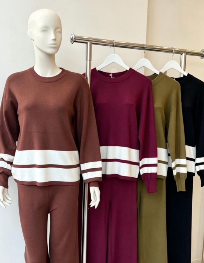 Conjunto modal listrado com blusa de manga e calça 