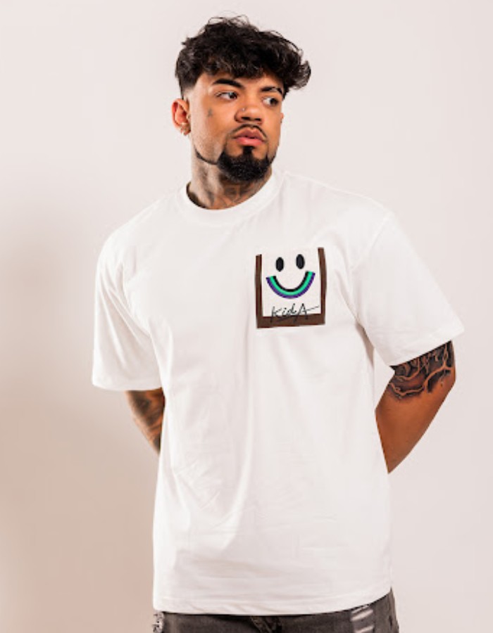 OVERSIZED FUTURE SMILE