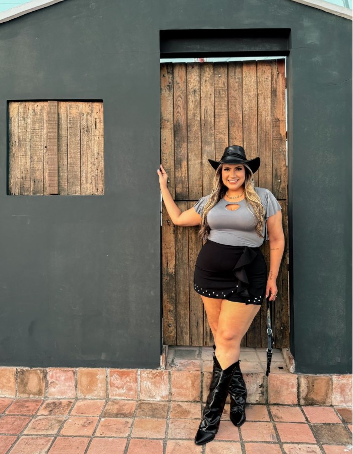 Short saia Amaya c/ detalhe em babadinho