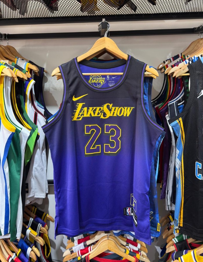LOS ANGELES LAKERS LAKERSHOW 25/26 - 23 LEBRON