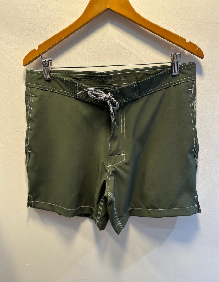 BOARDSHORT RETRO VERDE MILITAR