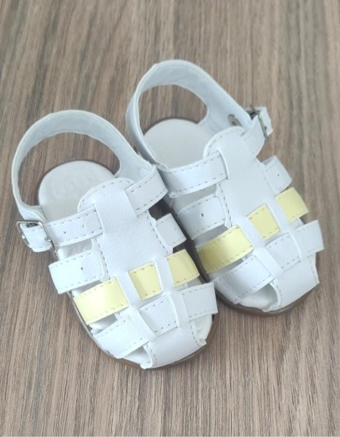 Sandália Ely baby