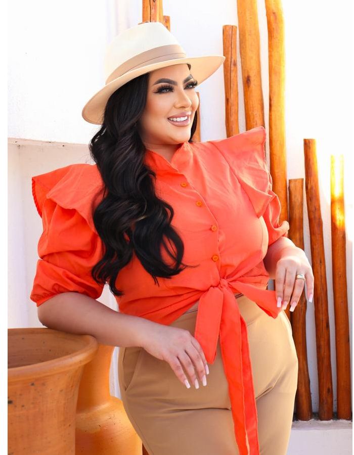 Blusa botões nó na frente 