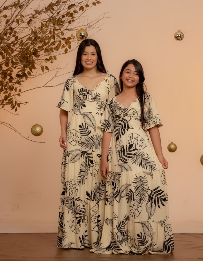 VESTIDO LONGO DETALHE NO DECOTE ( TEC. VISCOLINHO )