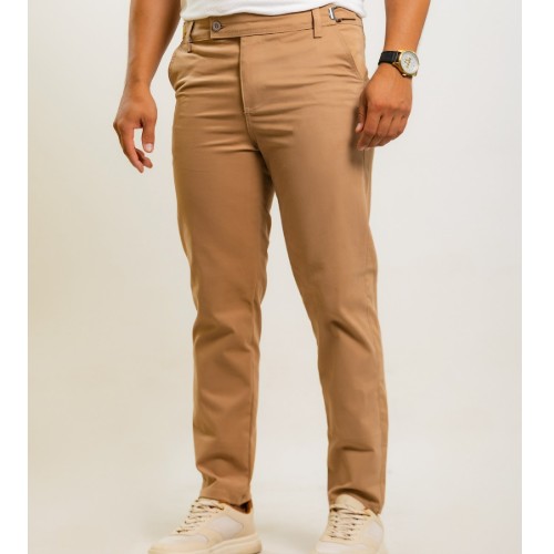 CALÇA COM AJUSTE LATERAL