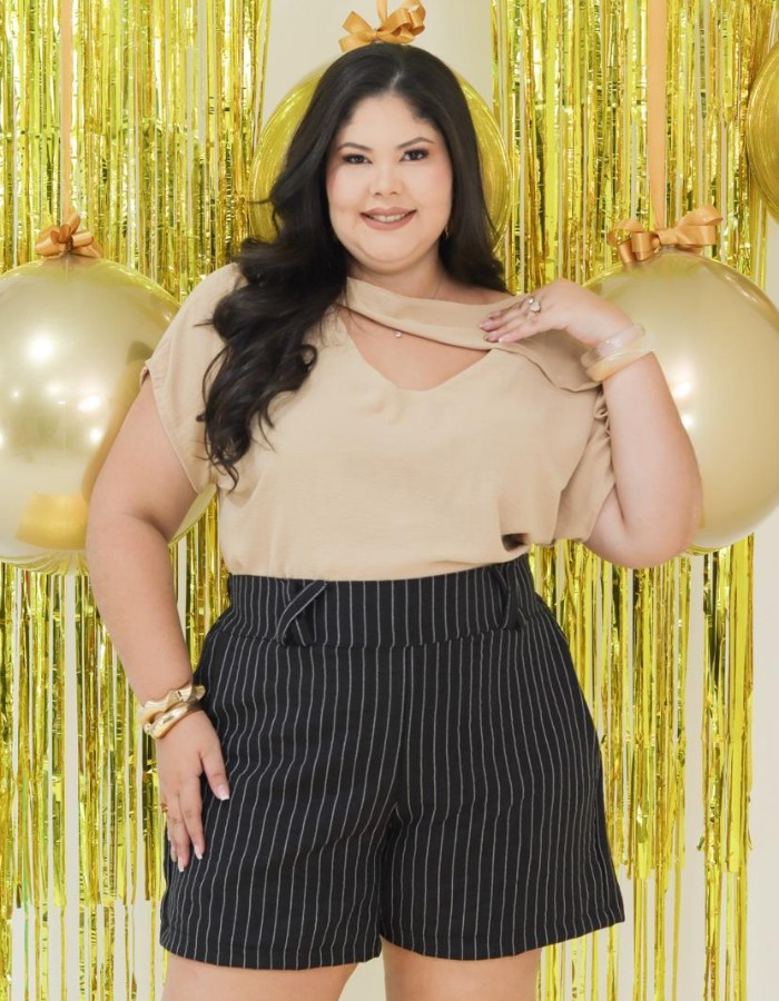 Short riata em X risca de giz tecido